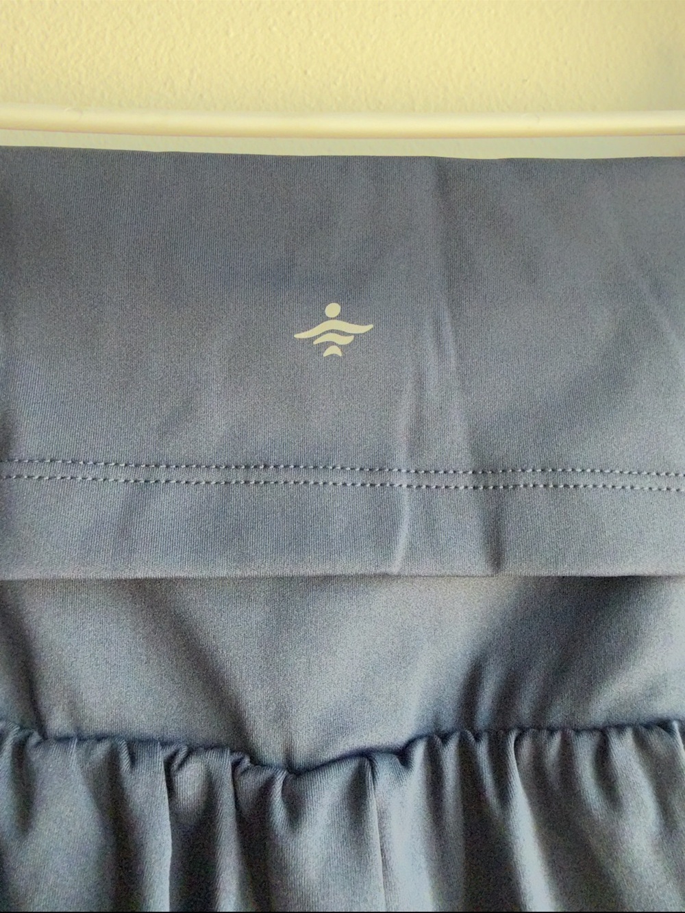 Halara SoftlyZero Airy NWT High Waisted Flowy Athletic Shorts Navy - Picture 3 of 6